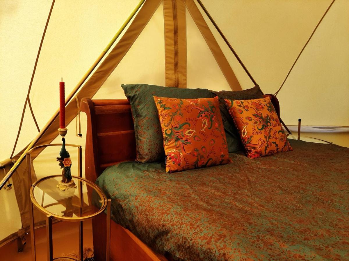 Glamping De Vrije Wind, Tentverhuur Houwerzijl Exteriör bild